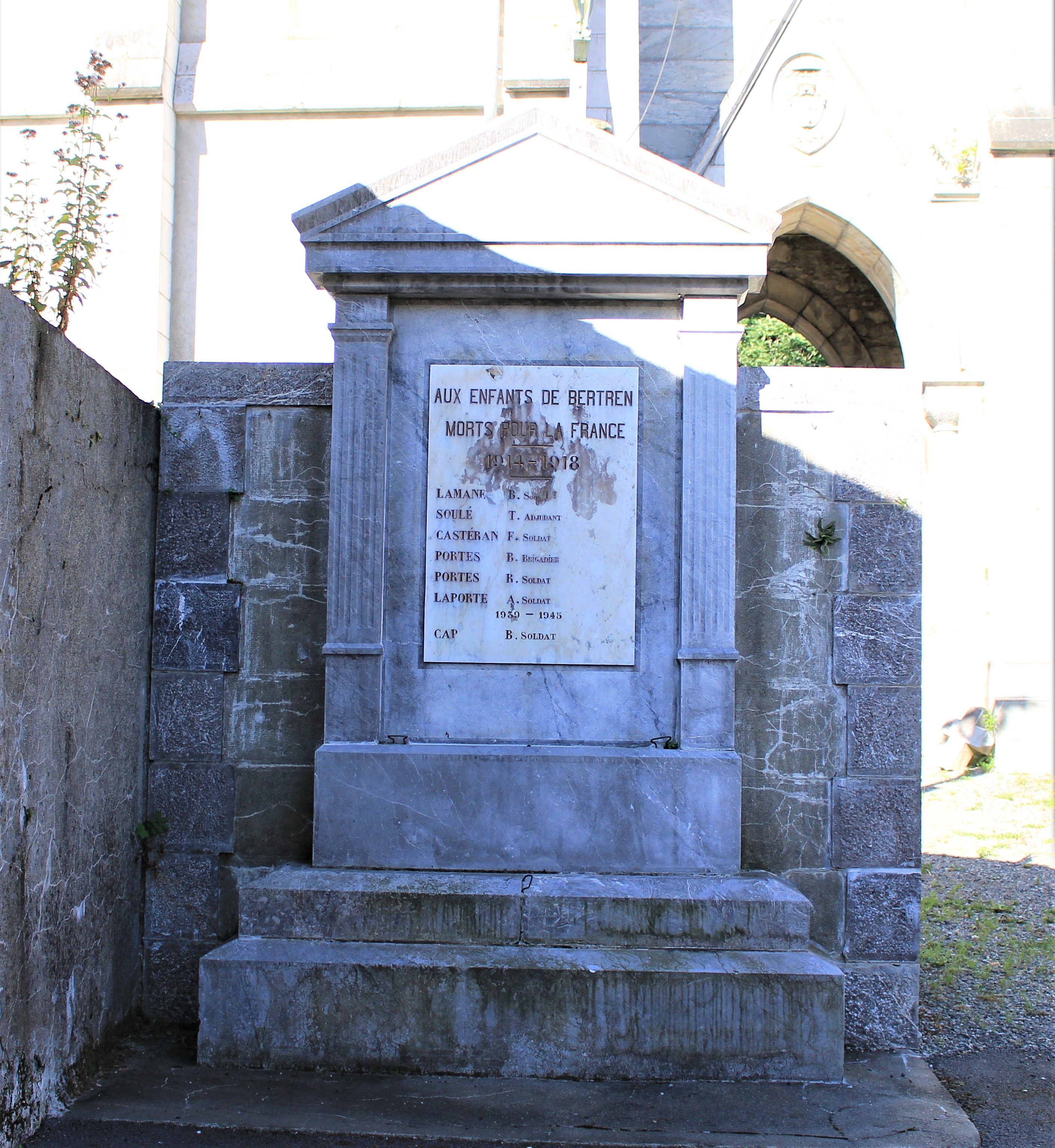 Monument aux morts de Bertren (Hautes-Pyrénées) 1