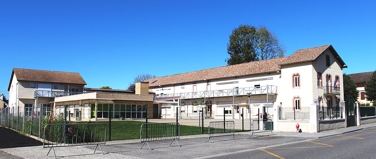 École de Saint-Laurent-de-Neste (Hautes-Pyrénées) 1