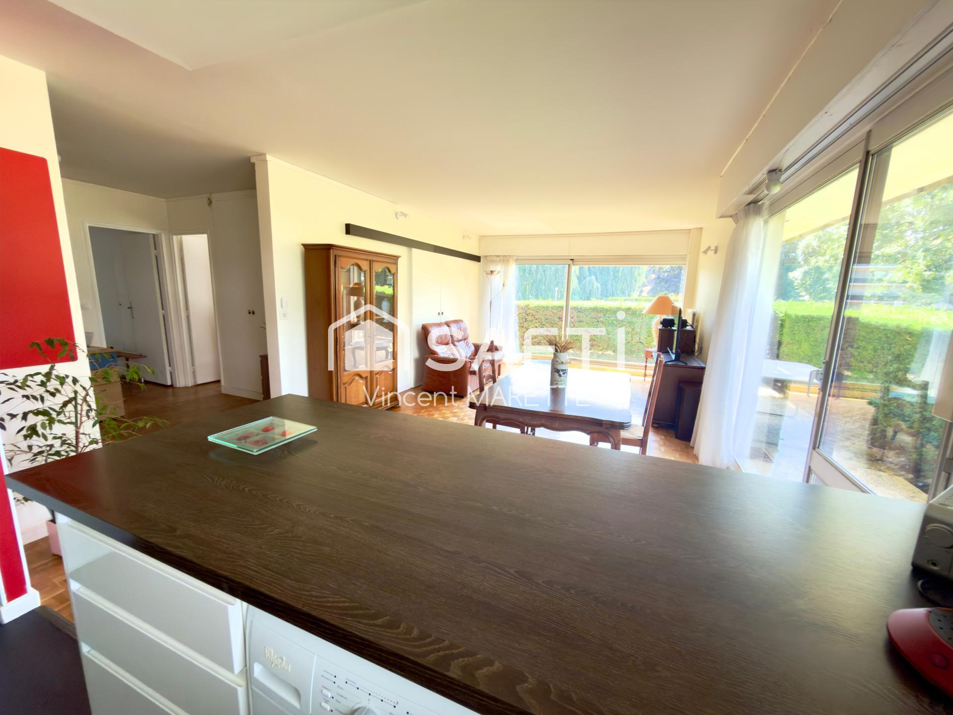 Appartement rez-de-jardin 4 pièces avec terrasse à Chantilly