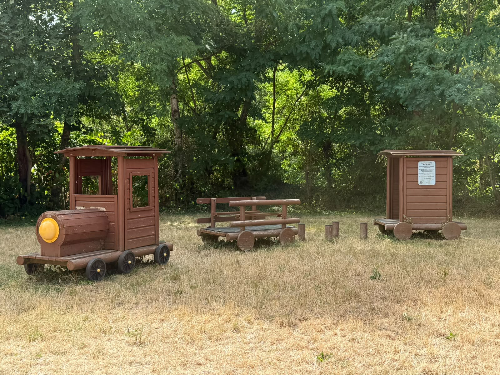 Camping 6 ha – 600m2 - 175 emplacements – 10 bungalows - Saint-Leu-d'Esserent