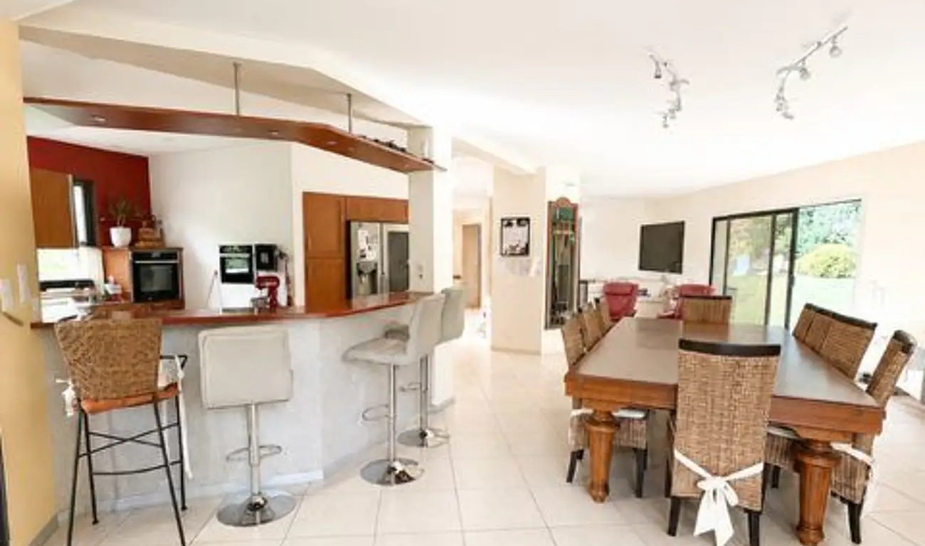 Angicourt – Demeure d'exception 244 m² avec parc arboré 4000 m²