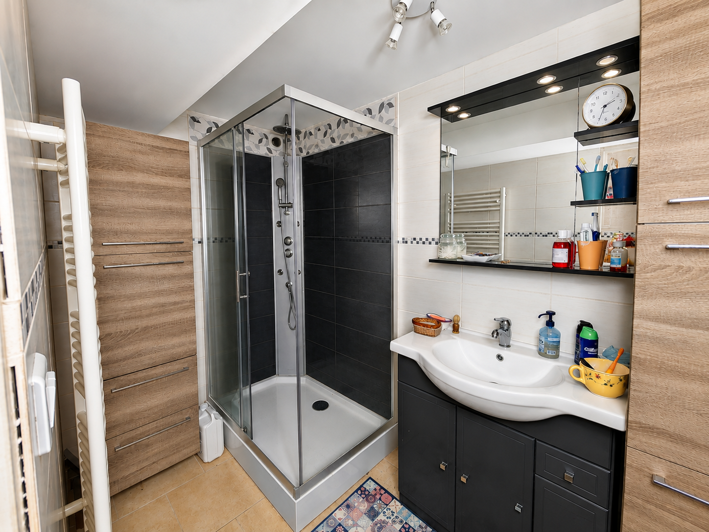 Grand 14-room character property in Therines