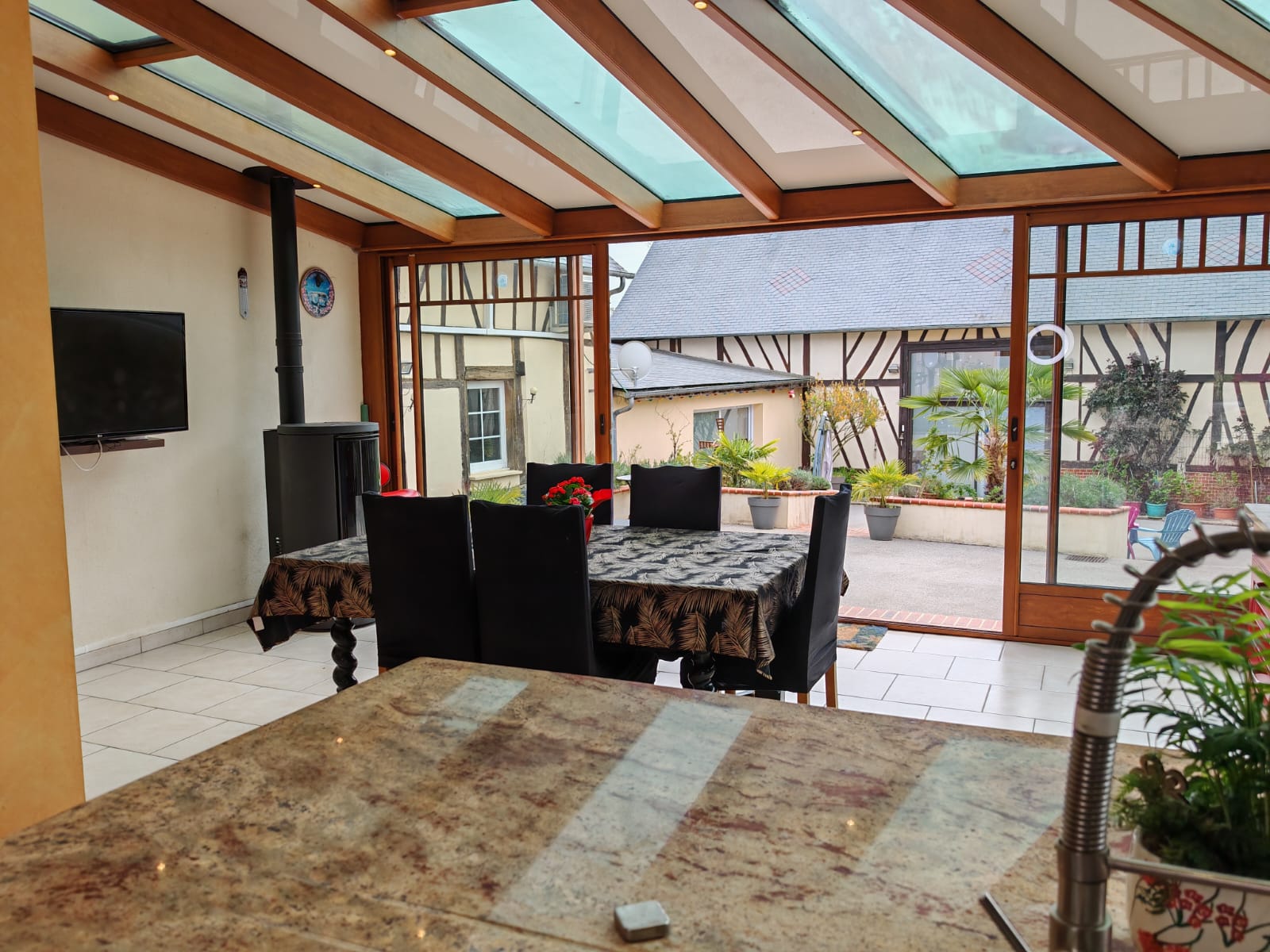 Grand 14-room character property in Therines
