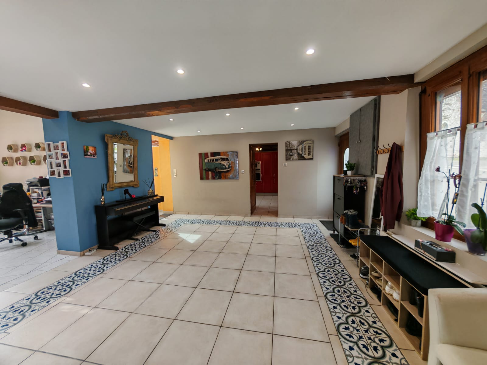 Grand 14-room character property in Therines
