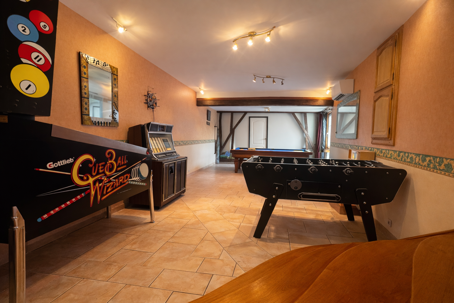 Grand 14-room character property in Therines