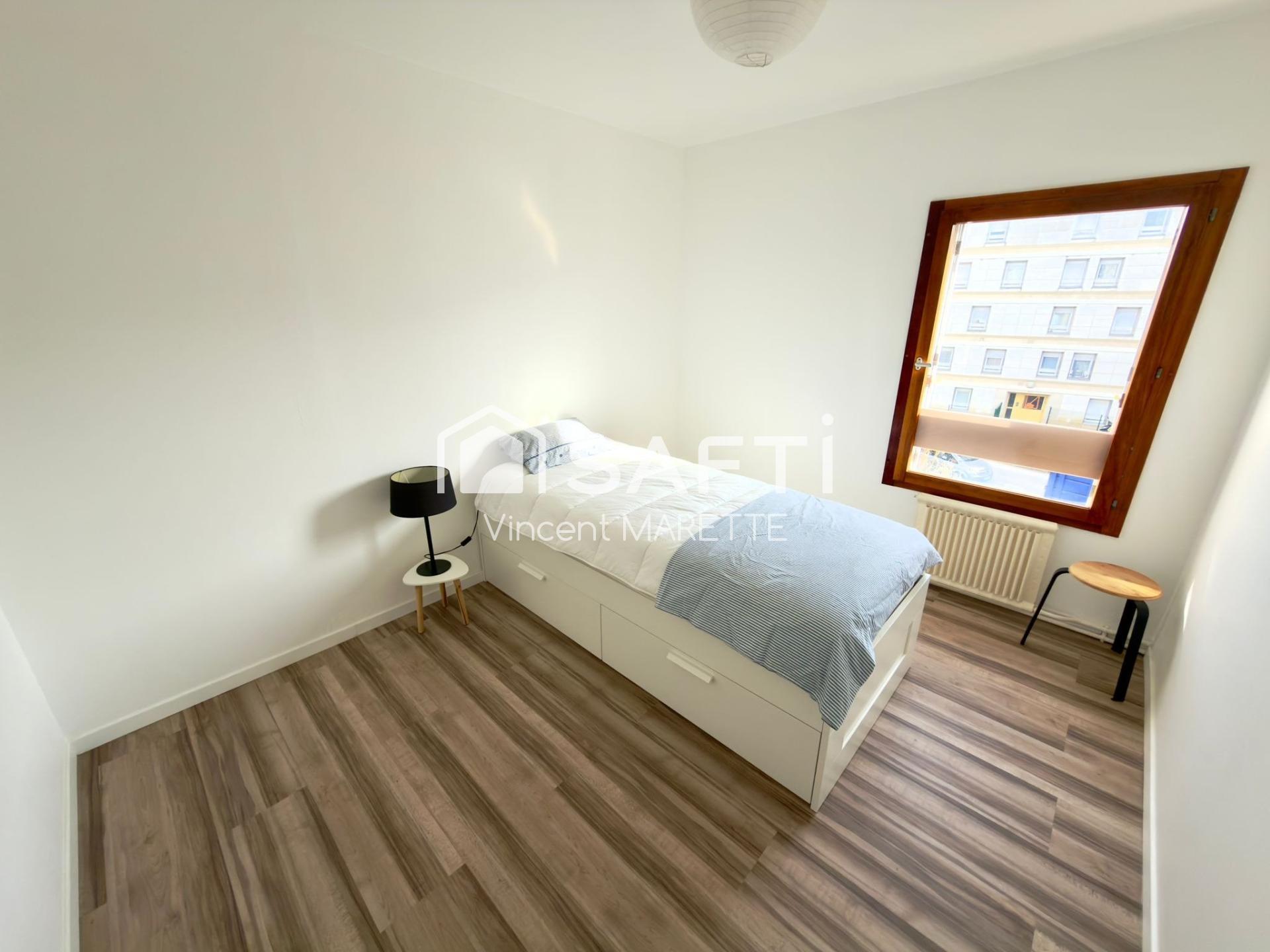 Élégance, lumière et prestations soignées : découvrez un appartement entièrement rénové où chaque espace a été pensé pour votre confort.