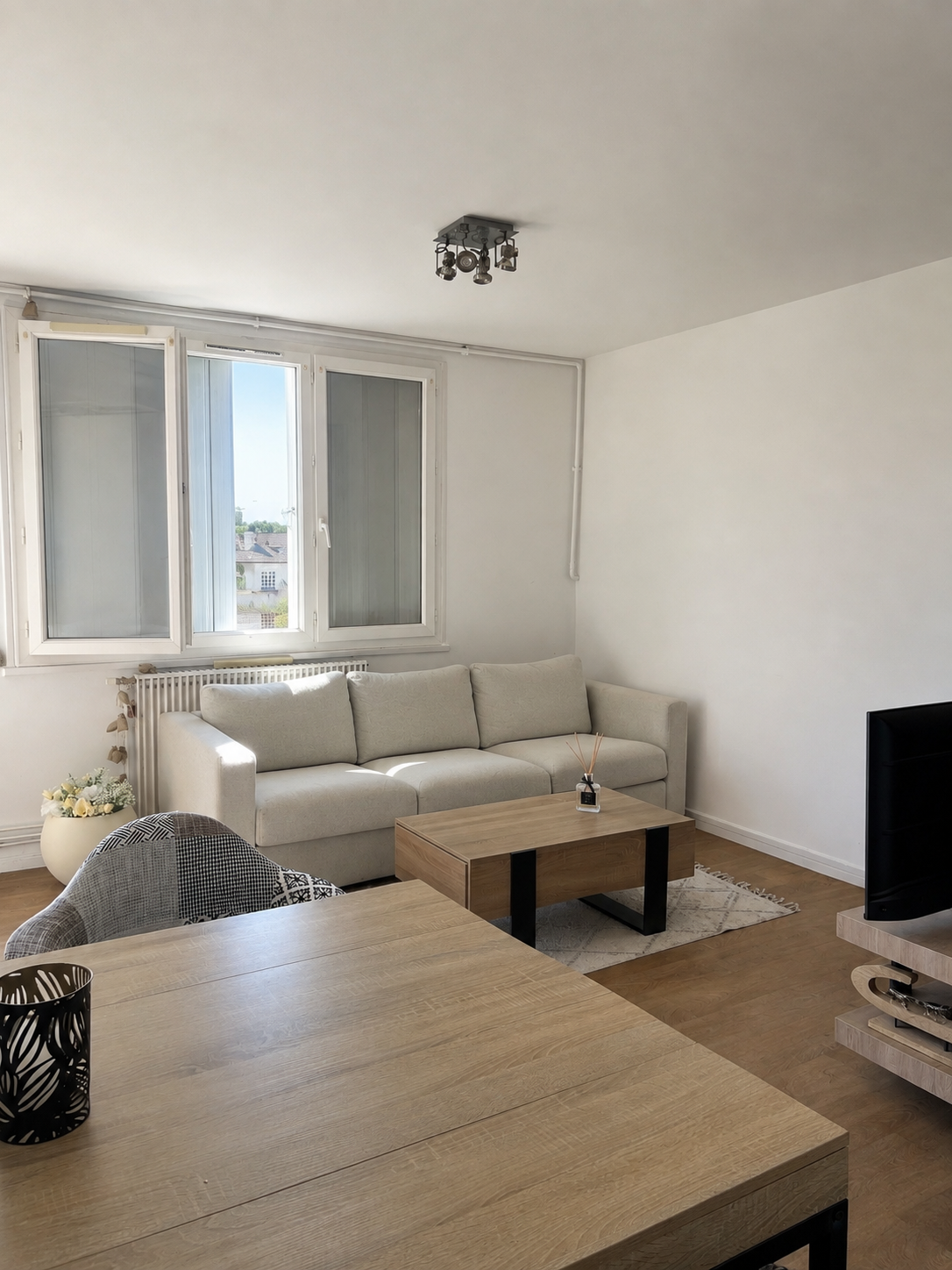Chantilly – Bright 4-room apartment, 67 m², 8 min walk from the train station