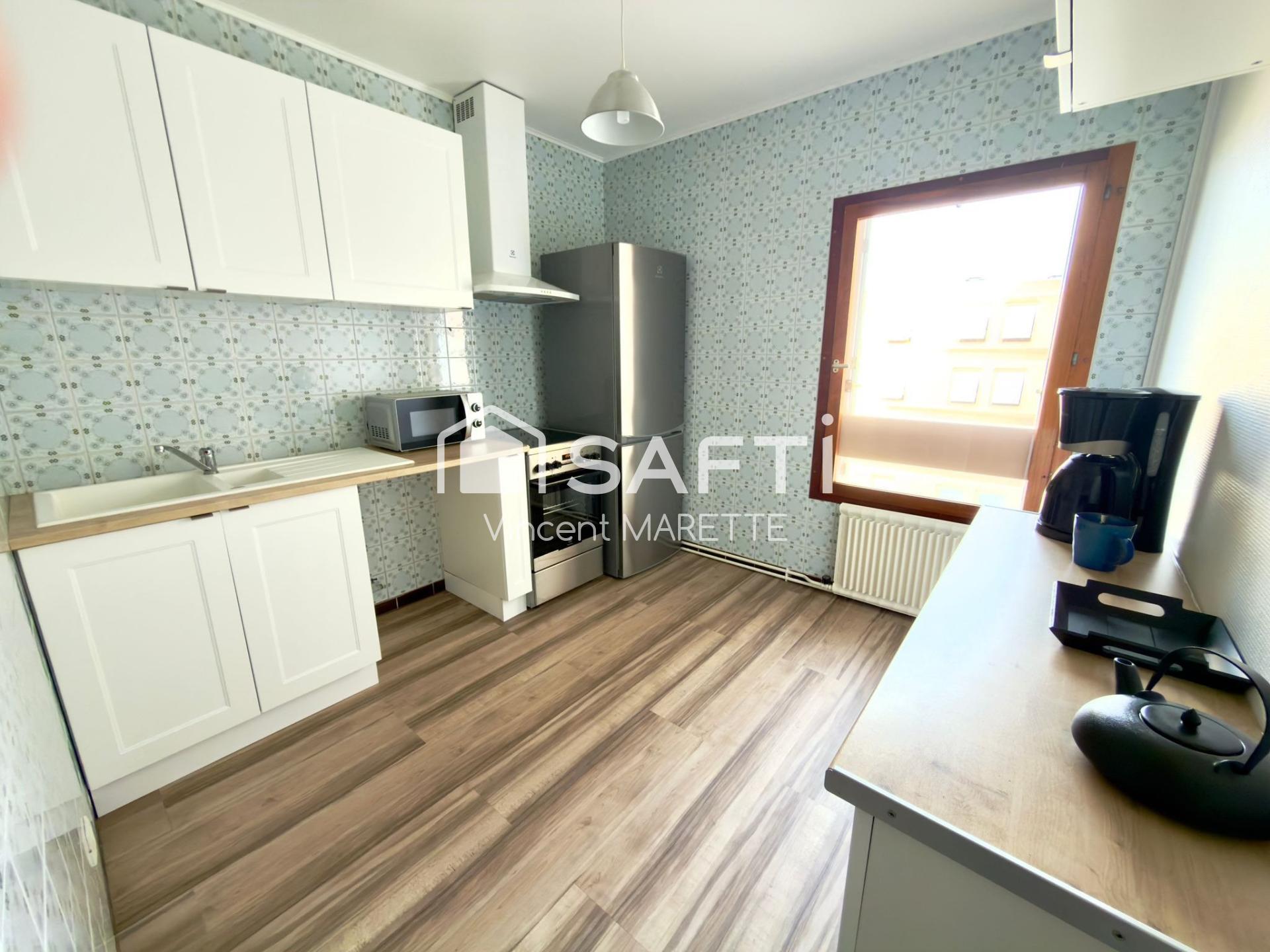 Élégance, lumière et prestations soignées : découvrez un appartement entièrement rénové où chaque espace a été pensé pour votre confort.